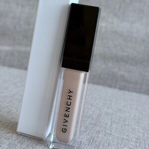 Givenchy Prisme Libre Skin-Caring Concealer Shade N120